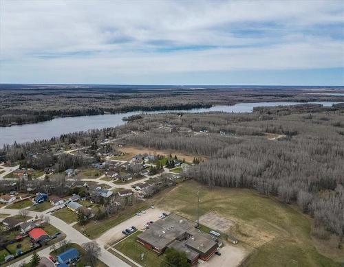 19 Hunter Crescent, Pinawa, MB - Outdoor With View