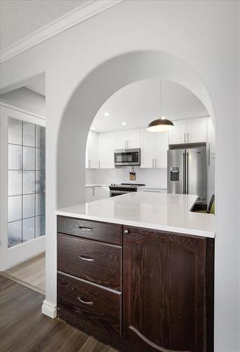 19 Hunter Crescent, Pinawa, MB - Indoor Photo Showing Kitchen With Upgraded Kitchen