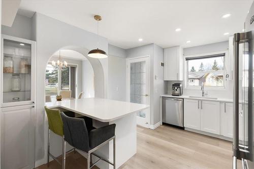 19 Hunter Crescent, Pinawa, MB - Indoor Photo Showing Kitchen