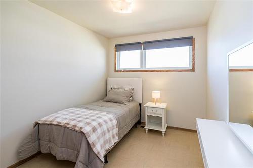 156 Ridley Pl, Winnipeg, MB 