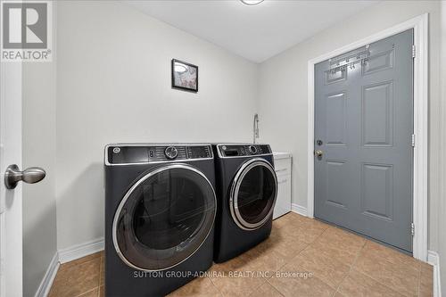 6 White Crescent, Barrie, ON - Indoor Photo Showing Laundry Room