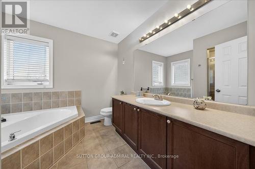 6 White Crescent, Barrie, ON - Indoor Photo Showing Bathroom