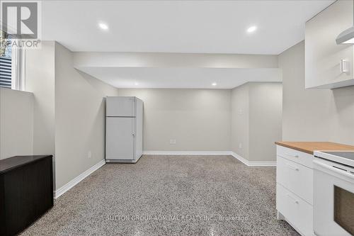 6 White Crescent, Barrie, ON - Indoor