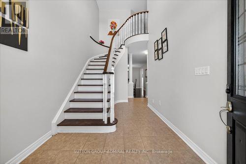 6 White Crescent, Barrie, ON - Indoor Photo Showing Other Room