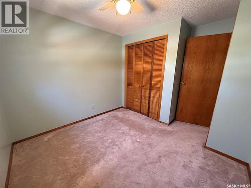 72 11Th Street, Weyburn, SK - Indoor Photo Showing Other Room