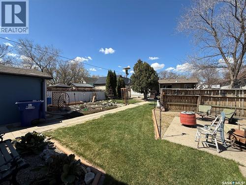 72 11Th Street, Weyburn, SK - Outdoor