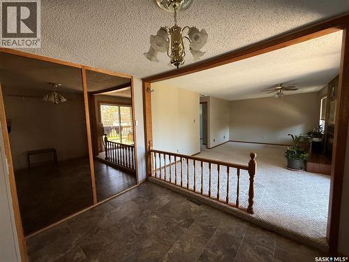 72 11Th Street, Weyburn, SK - Indoor Photo Showing Other Room
