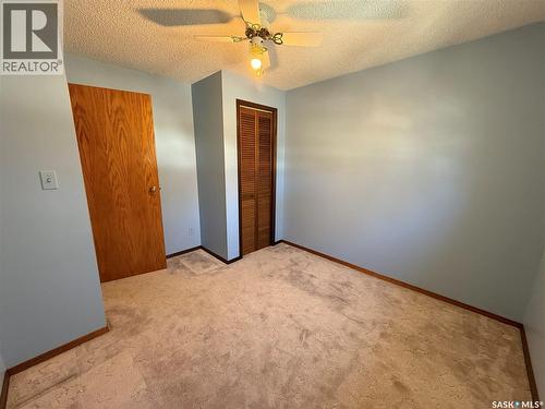 72 11Th Street, Weyburn, SK - Indoor Photo Showing Other Room