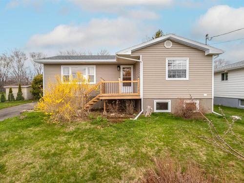 42 Holic Avenue  North Sydney, NS B2A 3R8