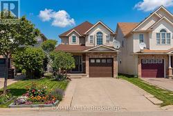 512 SNOWDROP COURT  Kitchener, ON N2E 4G4