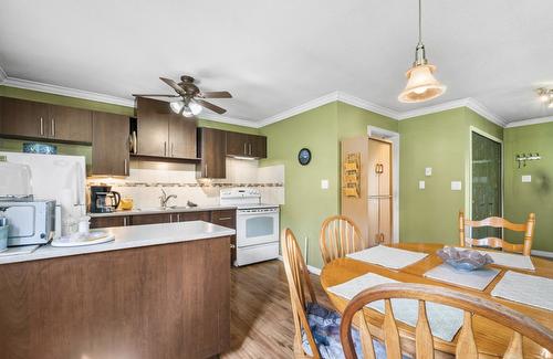 600 Robinson Road, Edgewood, BC - Indoor