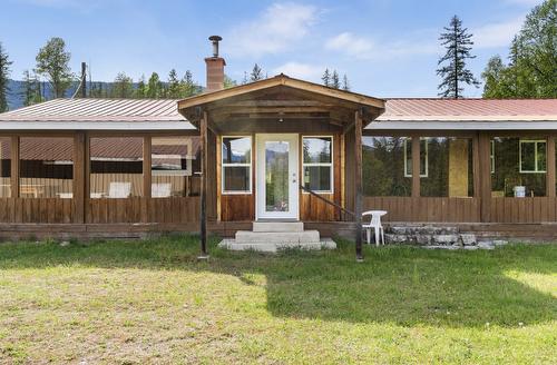 600 Robinson Road, Edgewood, BC - Outdoor