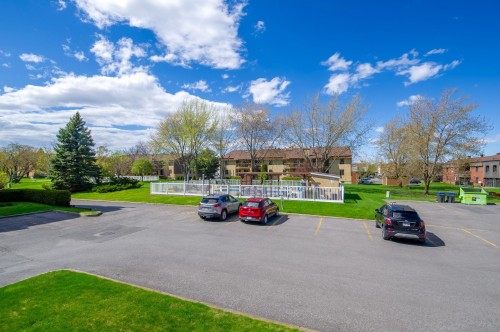 Pool - 102-775 Rue Rodier, Saint-Jean-Sur-Richelieu, QC - Outdoor With View