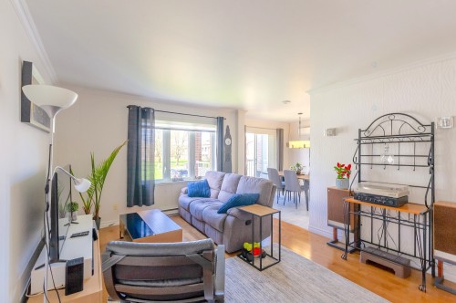 Living Room - 102-775 Rue Rodier, Saint-Jean-Sur-Richelieu, QC - Indoor Photo Showing Living Room