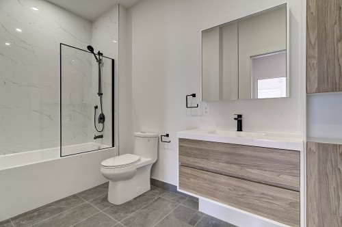 Salle de bains - 607-2020 Rue Lucien-Thimens, Montréal (Saint-Laurent), QC - Indoor Photo Showing Bathroom