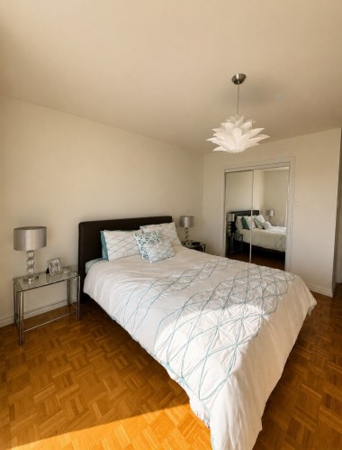 Bedroom - 9604 Rue De St-Firmin, Montréal (Ahuntsic-Cartierville), QC - Indoor Photo Showing Bedroom