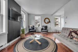 Salon - 
