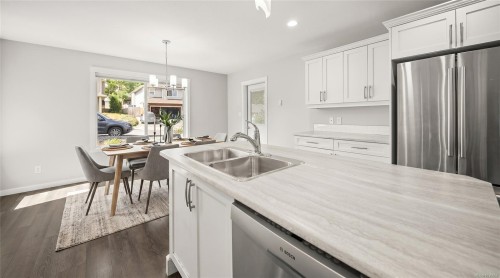 1730 Parhar Rd, Nanaimo, BC - Indoor Photo Showing Kitchen With Stainless Steel Kitchen With Double Sink