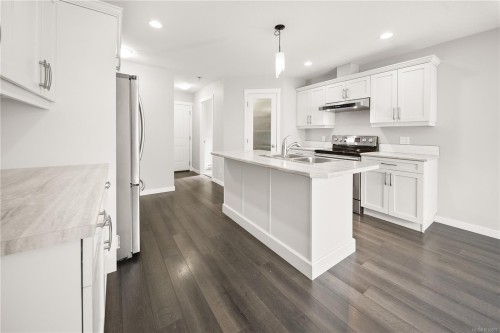 1730 Parhar Rd, Nanaimo, BC - Indoor Photo Showing Kitchen