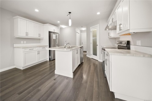 1730 Parhar Rd, Nanaimo, BC - Indoor Photo Showing Kitchen