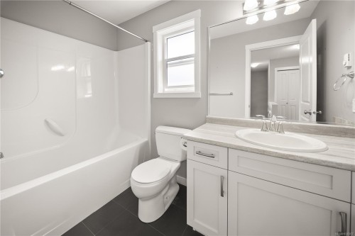 1730 Parhar Rd, Nanaimo, BC - Indoor Photo Showing Bathroom