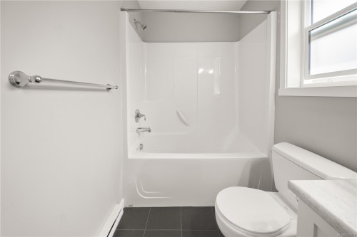 1730 Parhar Rd, Nanaimo, BC - Indoor Photo Showing Bathroom