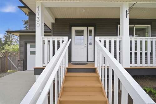 1730 Parhar Rd, Nanaimo, BC - Outdoor With Deck Patio Veranda With Exterior