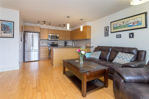 #216-1315 Esquimalt Rd  Esquimalt, BC V9A 3P5