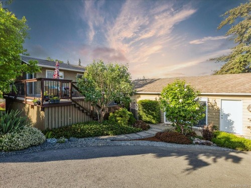 3298 Cook St, Chemainus, BC 