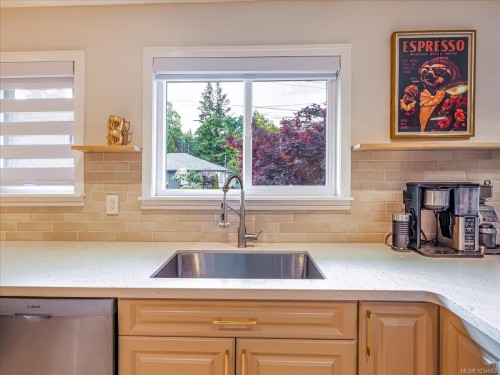 3298 Cook St, Chemainus, BC 