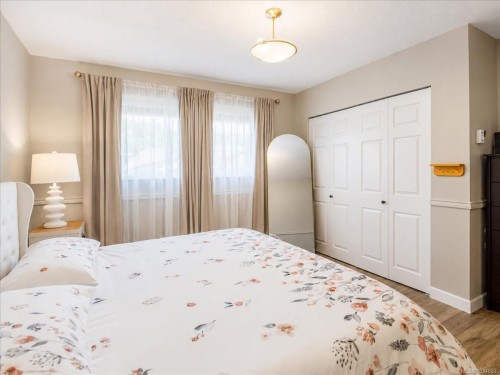 3298 Cook St, Chemainus, BC 
