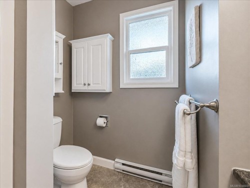 3298 Cook St, Chemainus, BC 