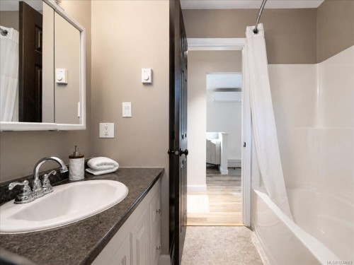 3298 Cook St, Chemainus, BC 
