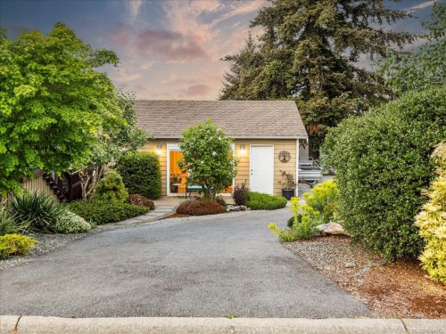3298 Cook St, Chemainus, BC 