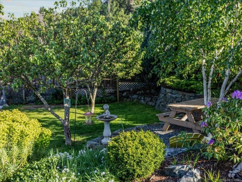 3298 Cook St, Chemainus, BC 