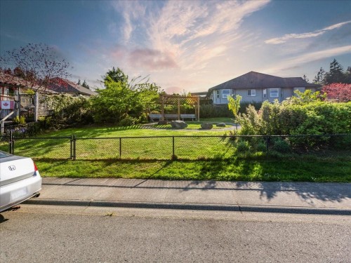 3298 Cook St, Chemainus, BC 