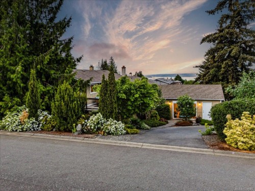 3298 Cook St, Chemainus, BC 