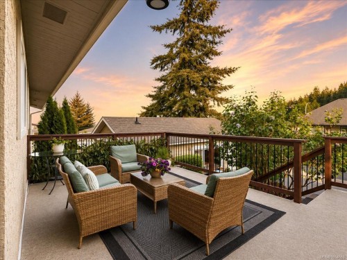3298 Cook St, Chemainus, BC 