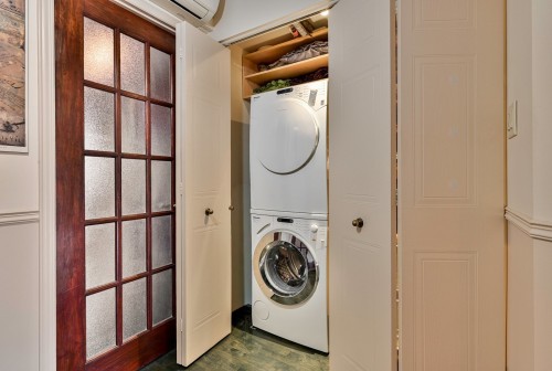 Salle de lavage - 2-2023 Rue Panet, Montréal (Ville-Marie), QC - Indoor Photo Showing Laundry Room