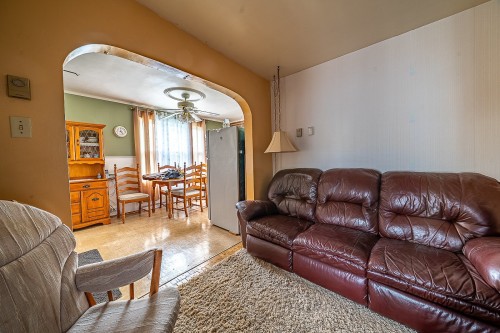 Salon - 200 Rue Water, Danville, QC - Indoor Photo Showing Living Room