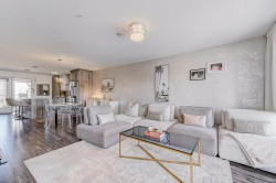 213-5505 Rue de Châteauneuf  Brossard, QC J4Z 0P6