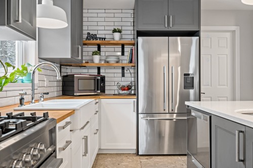 Kitchen - 79 Ch. De La Baie, Mont-Blanc, QC - Indoor Photo Showing Kitchen With Upgraded Kitchen