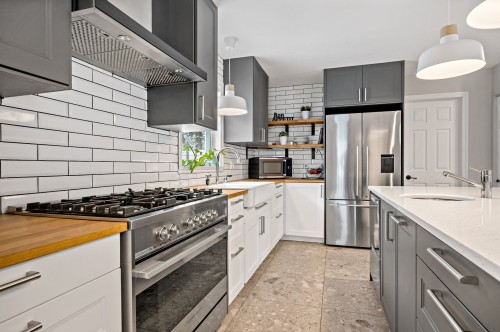 Kitchen - 79 Ch. De La Baie, Mont-Blanc, QC - Indoor Photo Showing Kitchen With Upgraded Kitchen