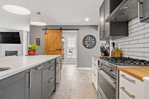 Kitchen - 79 Ch. De La Baie, Mont-Blanc, QC - Indoor Photo Showing Kitchen With Upgraded Kitchen
