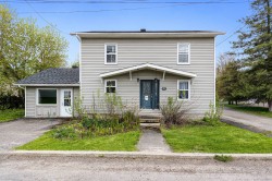 4 Rue Wales  Saint-André-D'Argenteuil, QC J0V 1X0