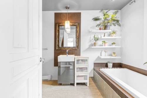 Salle de bains - 4 Rue Wales, Saint-André-D'Argenteuil, QC - Indoor Photo Showing Bathroom