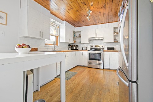 Cuisine - 4 Rue Wales, Saint-André-D'Argenteuil, QC - Indoor Photo Showing Kitchen With Double Sink