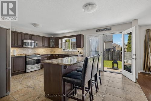 3 Hardcastle Place, Cambridge, ON - Indoor Photo Showing Kitchen