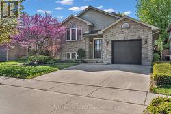 64 HICKORY BOULEVARD W Strathroy-Caradoc (Se), ON N7G 4E9