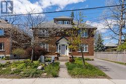 7 EDINA STREET  Ottawa, ON K1Y 3P1